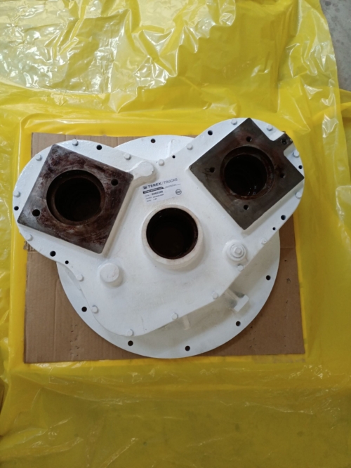 terex 9060268 PTO housing